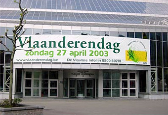 Spandoeken met belettering in kleef-folie